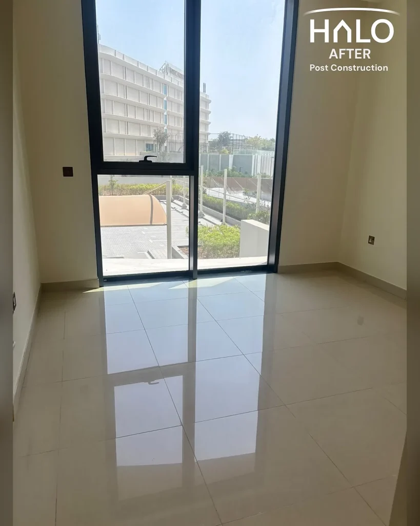 Freshly deep cleaned bedroom in Ras Al Khaimah with polished, streak free tiled floors after a move out clean